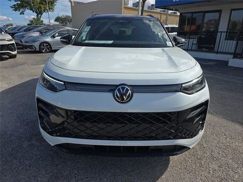 New 2026 Volkswagen Tiguan SE R-Line image 2