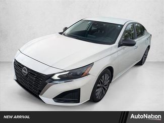 Used 2025 Nissan Altima 2.5 SV video 1