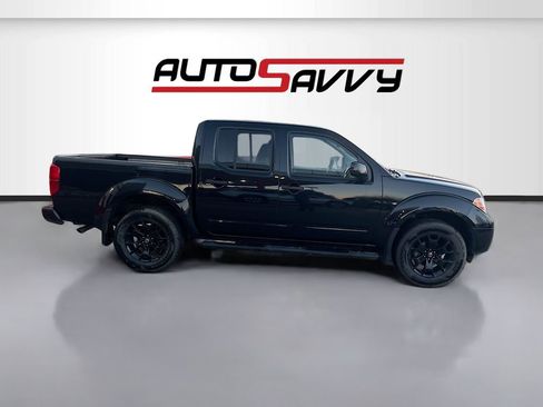 Used 2021 Nissan Frontier SV w/ Midnight Edition Floor Mats image 8