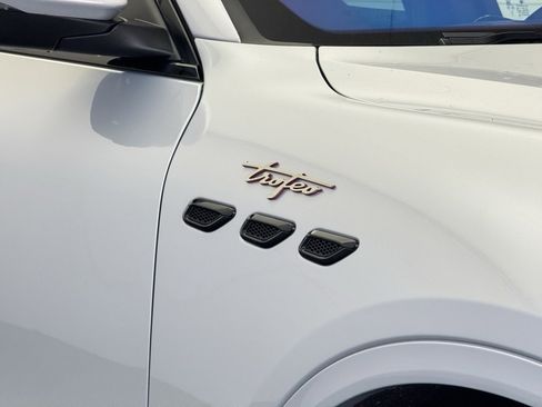 Used 2024 Maserati Grecale Trofeo image 40