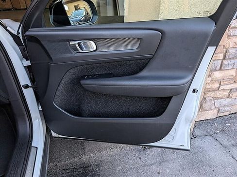 Used 2019 Volvo XC40 T5 R-Design AWD/4WD image 30