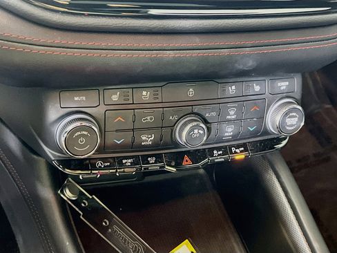 Used 2023 Dodge Durango GT AWD/4WD image 16