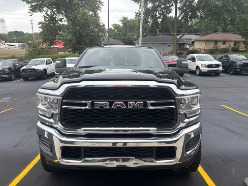 Used 2024 RAM 2500 Tradesman w/ Chrome Appearance Group AWD/4WD image 11