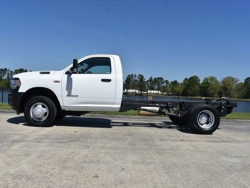 Used 2020 RAM 3500 Tradesman RWD image 9