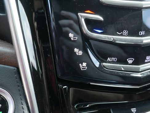 Used 2020 Cadillac Escalade Luxury AWD/4WD image 6