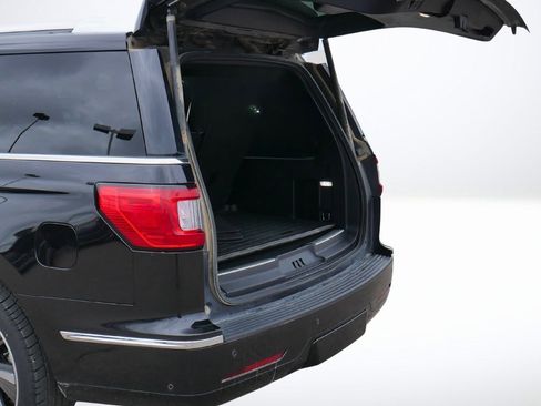Used 2019 Lincoln Navigator L Reserve image 20