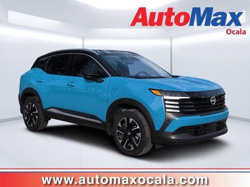 Used 2025 Nissan Kicks SR FWD image 1