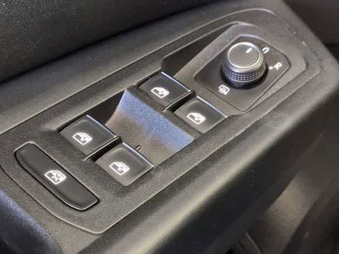 Used 2018 Volkswagen Atlas SEL image 41