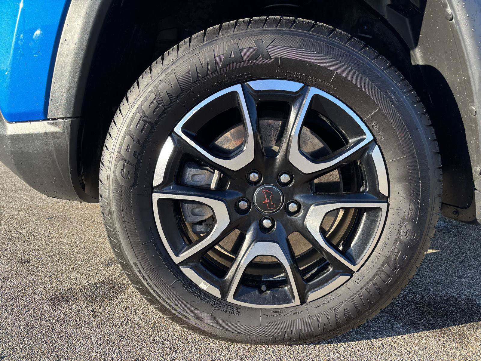 Used 2025 Jeep Compass Trailhawk AWD/4WD image 7