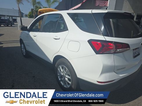 Used 2022 Chevrolet Equinox LS FWD image 3