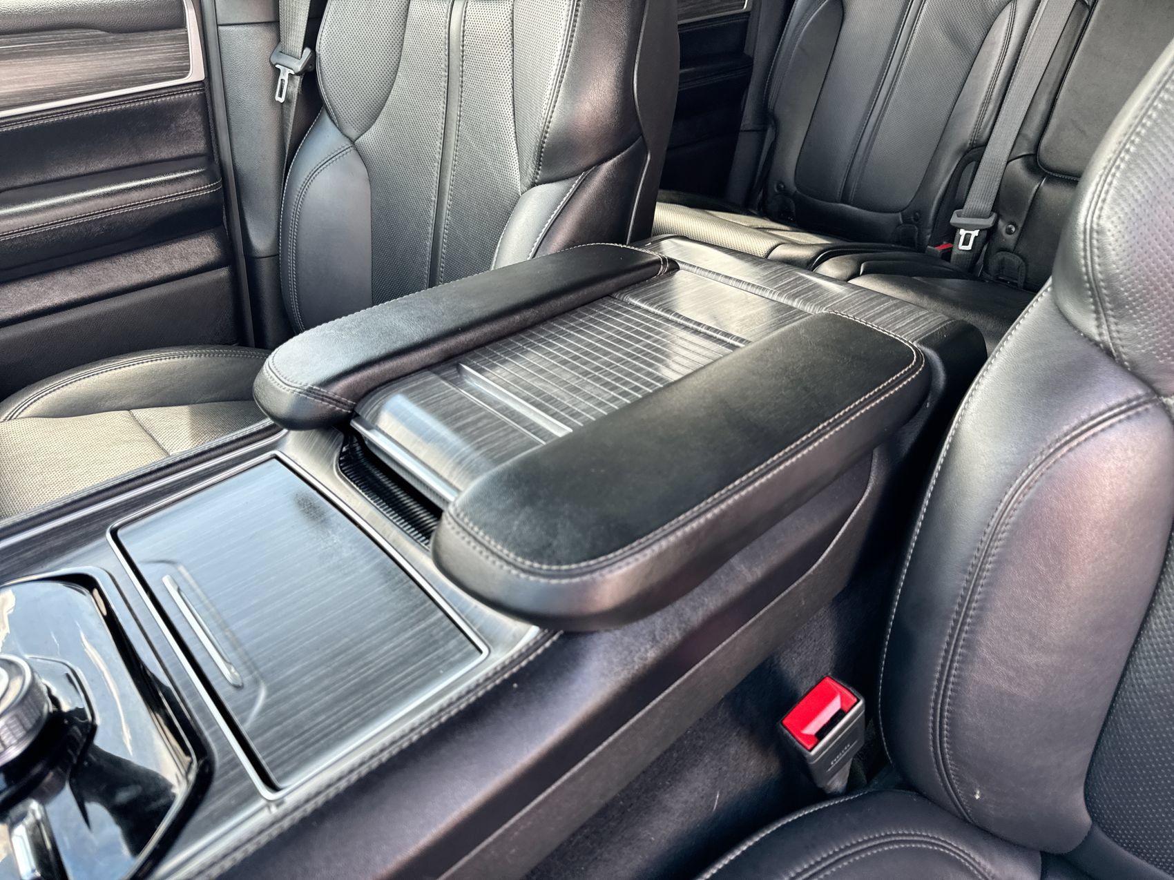Used 2024 Jeep Wagoneer Series II w/ Flexible Seating Group AWD/4WD image 22