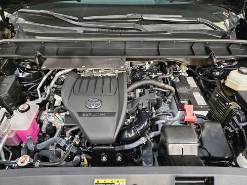 Used 2023 Toyota Highlander XLE image 19