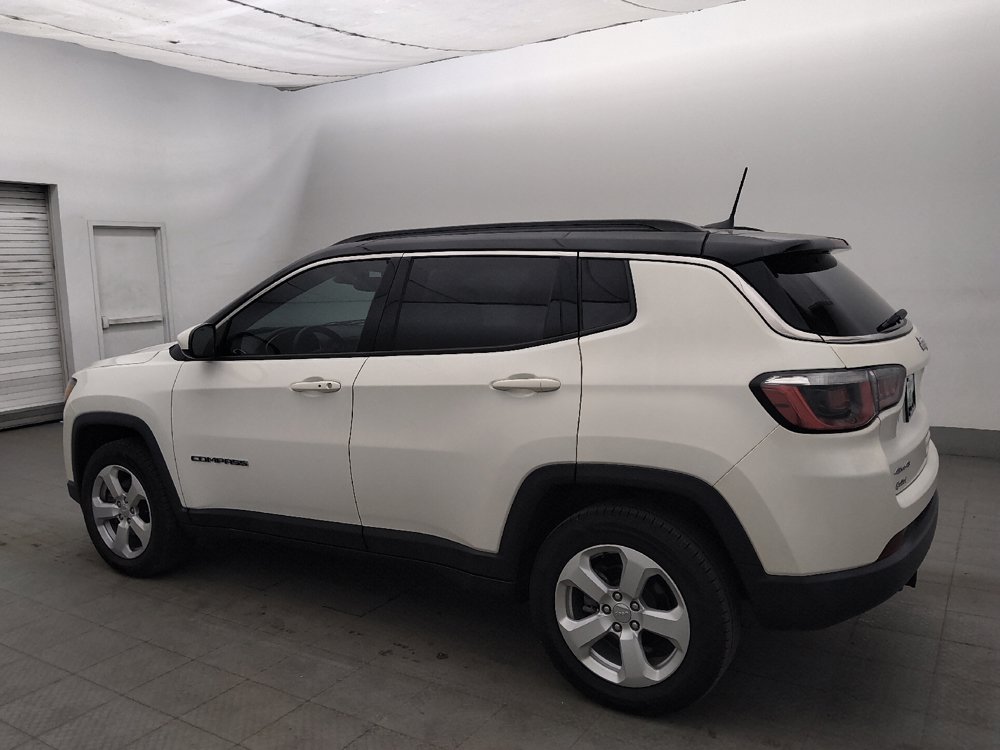 Used 2019 Jeep Compass Latitude w/ Popular Equipment Group AWD/4WD image 3