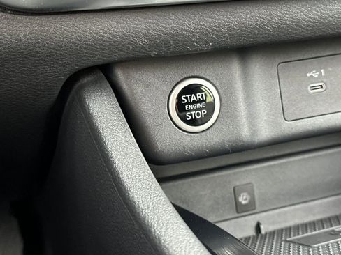 Used 2023 Nissan Rogue SV image 23