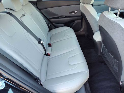 Certified 2023 Hyundai Elantra Limited image 22