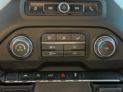 Used 2023 Chevrolet Silverado 1500 Custom AWD/4WD image 12