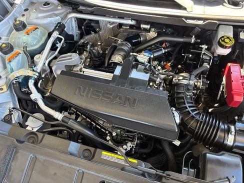 Used 2024 Nissan Rogue S FWD image 28