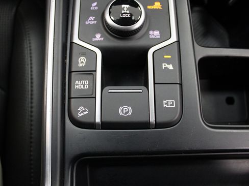 Used 2024 Kia Sorento S image 38