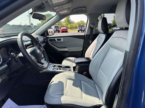 Used 2021 Ford Explorer XLT w/ Equipment Group 202A AWD/4WD image 10