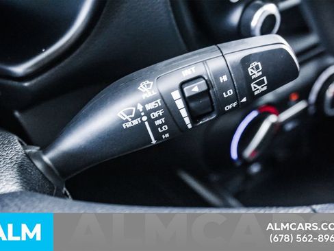 Used 2025 Kia Soul LX w/ LX Technology Package FWD image 23