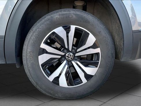 Used 2025 Volkswagen Atlas SE AWD/4WD image 10