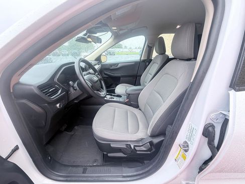 Used 2020 Ford Escape S image 10