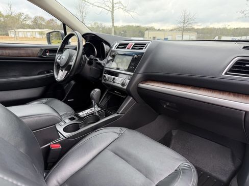Used 2016 Subaru Outback 2.5i Limited AWD/4WD image 9