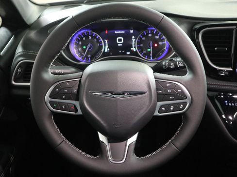 New 2026 Chrysler Pacifica Select image 18