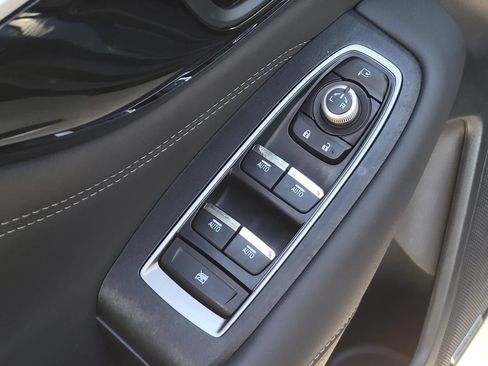 Used 2025 Subaru Outback Touring AWD/4WD image 19