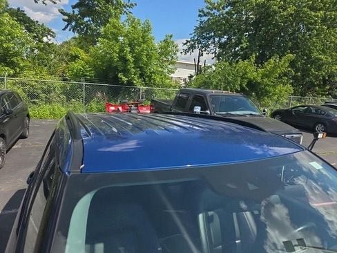 Used 2022 Ford Explorer XLT w/ Equipment Group 202A AWD/4WD image 16