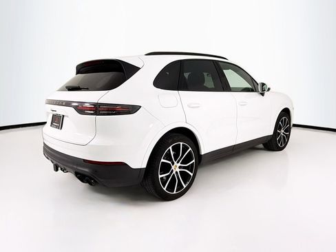 Certified 2023 Porsche Cayenne Platinum Edition image 7