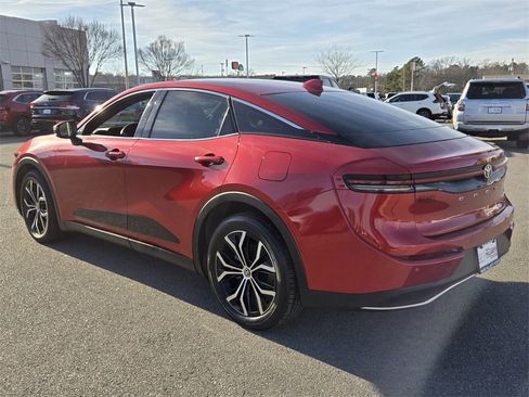 Used 2024 Toyota Crown Limited image 5