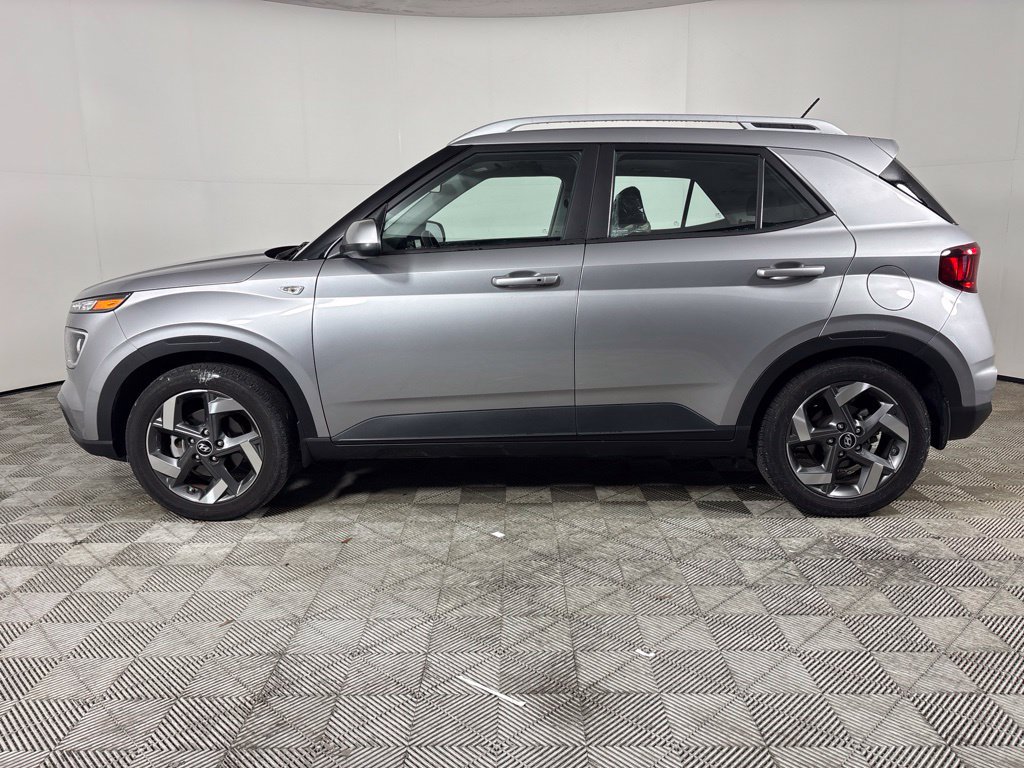 Used 2024 Hyundai Venue SEL FWD image 6