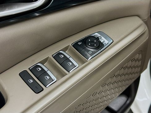 Used 2026 Kia Carnival FWD image 15