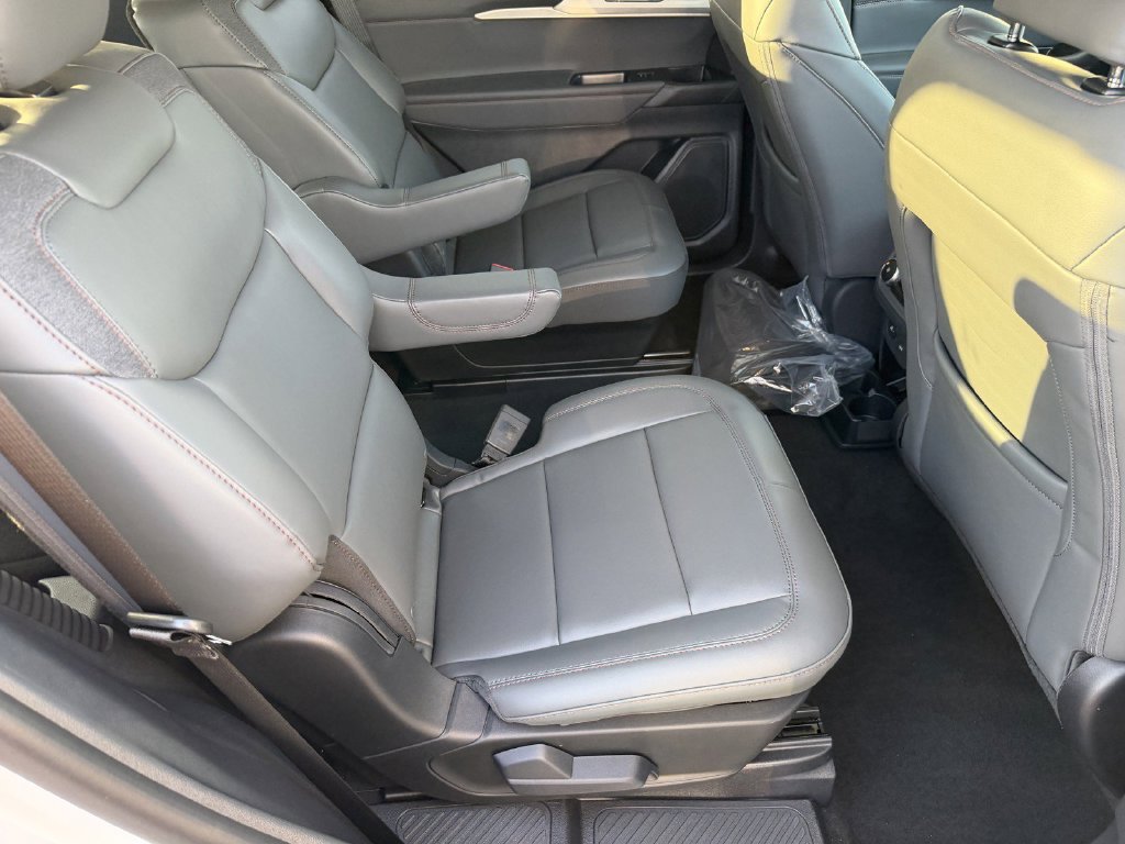 New 2026 Ford Explorer Active w/ Active Comfort Package RWD image 16