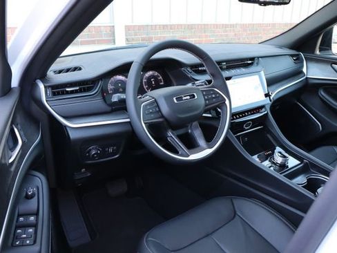 New 2026 Jeep Grand Cherokee L Limited AWD/4WD image 18
