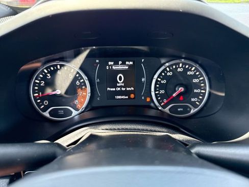 Used 2018 Jeep Renegade Altitude AWD/4WD image 15