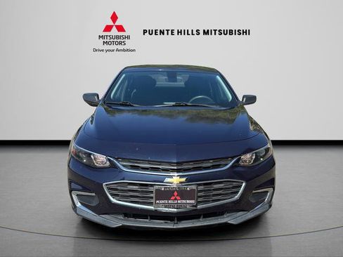 Used 2018 Chevrolet Malibu LS FWD image 2