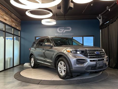 Used 2021 Ford Explorer XLT AWD/4WD image 1