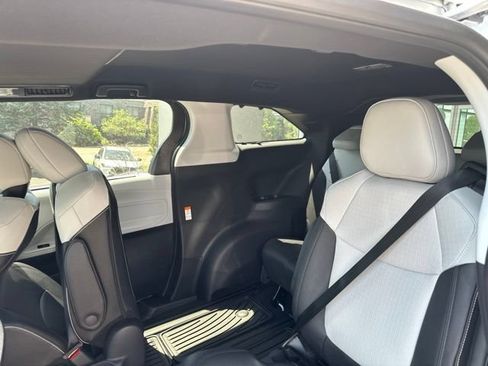 Certified 2026 Toyota Sienna XSE FWD image 7