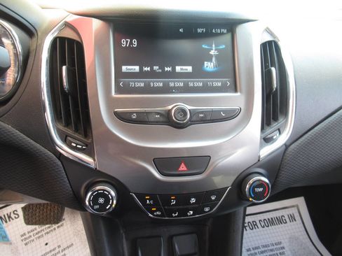 Used 2017 Chevrolet Cruze LT image 19