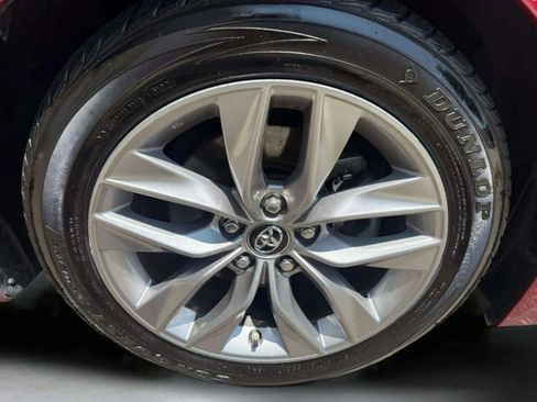 Used 2019 Toyota Avalon XLE image 34