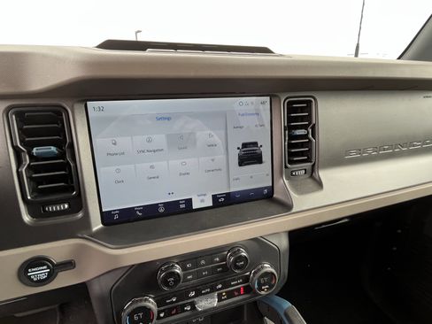 Used 2024 Ford Bronco Wildtrak image 25