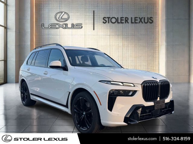 Used 2023 BMW X7 xDrive40i w/ M Sport Package AWD/4WD image 1