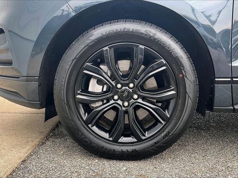 Used 2024 Ford Edge SE w/ Black Appearance Package image 11