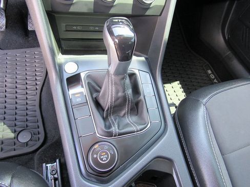 Used 2022 Volkswagen Taos SE image 21