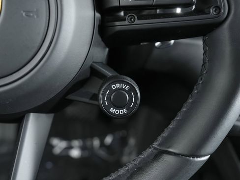 Used 2024 Porsche Macan GTS image 34