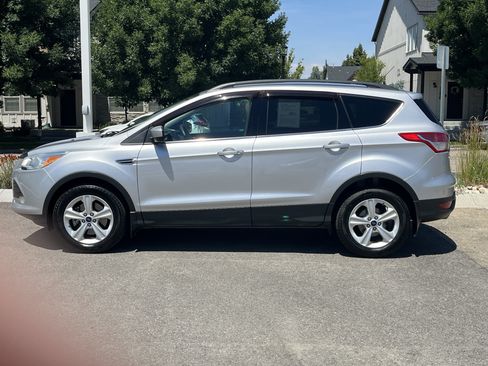 Used 2016 Ford Escape SE w/ Equipment Group 201A AWD/4WD image 3