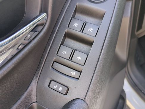 Used 2019 Chevrolet Trax LS FWD image 9
