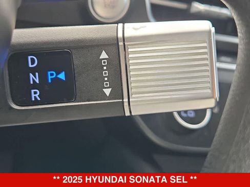 Used 2025 Hyundai Sonata SEL FWD image 29